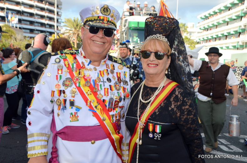Ángel Santana y su mujer María de los Ángeles Estupiñán, de Emérito y Corina en una cabalgata (Foto Antonio Alí)